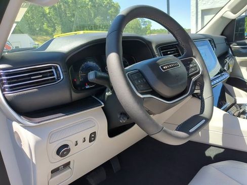 New 2024 Jeep Wagoneer L 4WD w/ Convenience Group I image 21