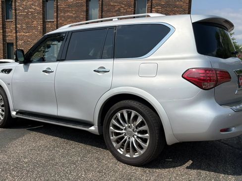 Used 2016 INFINITI QX80 4WD w/ Deluxe Technology Package image 8