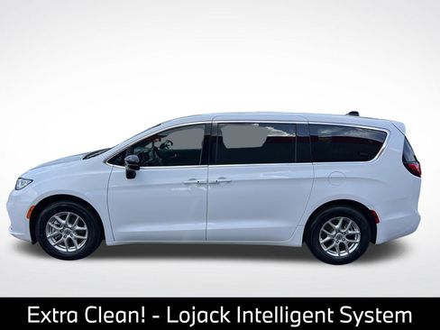 Used 2025 Chrysler Pacifica Select FWD image 6