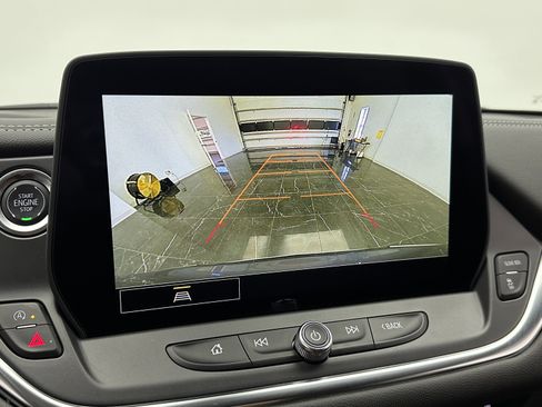 Used 2025 Chevrolet Blazer LT image 17