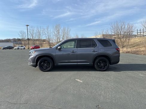 Used 2025 Honda Pilot EX-L image 4