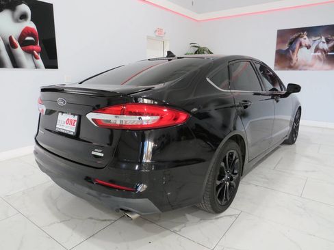 Used 2019 Ford Fusion SE w/ Equipment Group 151A image 4