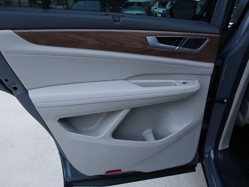 New 2026 Volkswagen Atlas SE FWD image 27