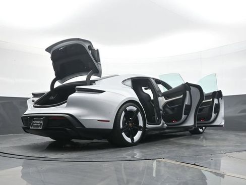 Used 2025 Porsche Taycan GTS image 28