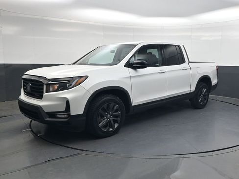 Certified 2023 Honda Ridgeline Sport image 8