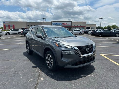 Used 2022 Nissan Rogue SV FWD image 1