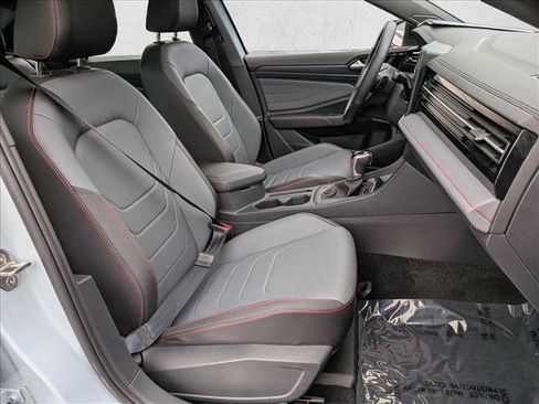 Used 2025 Volkswagen Jetta GLI Autobahn FWD image 23