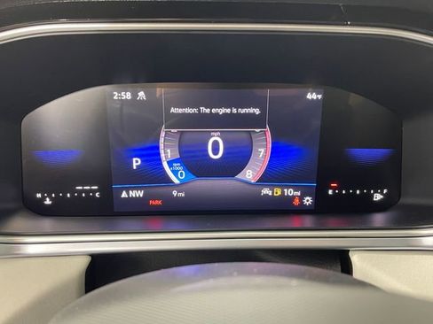 New 2026 Volkswagen Taos SE image 3