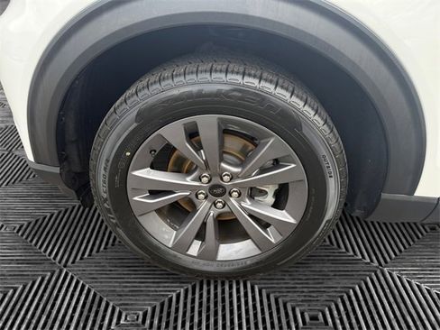 Used 2022 Ford Explorer XLT w/ Equipment Group 202A image 14