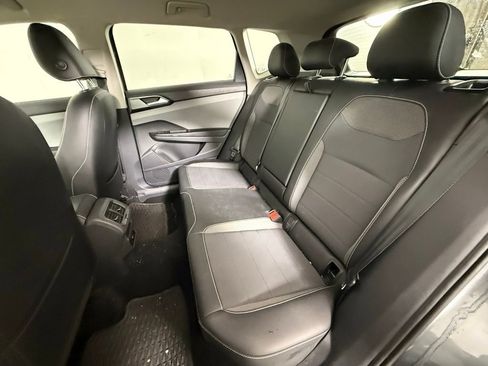 Used 2022 Volkswagen Taos SE image 19