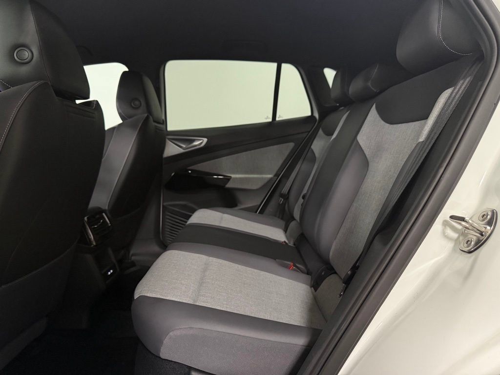 Used 2023 Volkswagen ID.4 Pro AWD/4WD image 10