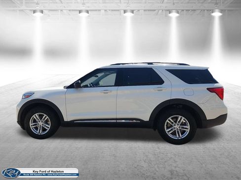 Used 2022 Ford Explorer XLT w/ Equipment Group 202A AWD/4WD image 5