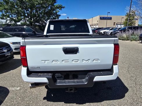 Used 2025 Toyota Tacoma SR5 AWD/4WD image 5