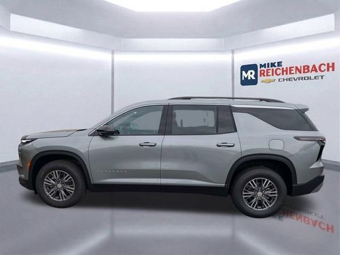 New 2026 Chevrolet Traverse LT w/ Driver Confidence Package FWD image 8