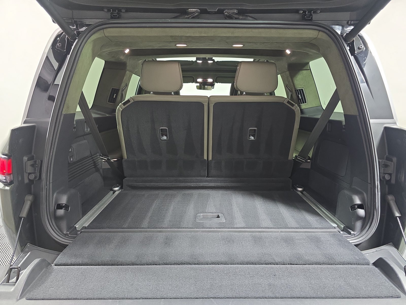 Used 2023 Rivian R1S Launch Edition Quad AWD/4WD image 15