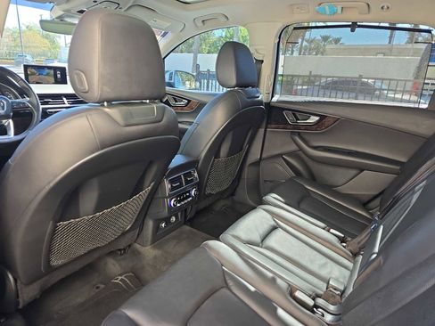 Used 2018 Audi Q7 3.0T Prestige w/ Prestige Package image 16
