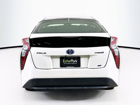 Used 2016 Toyota Prius Two image 7