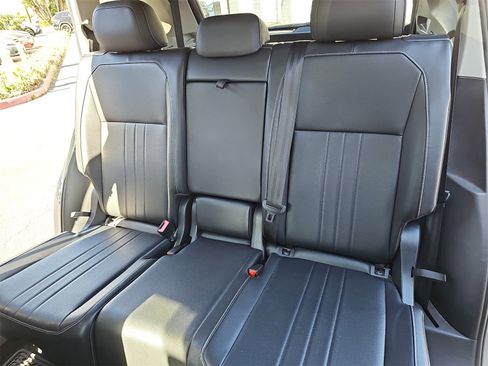 Certified 2022 Volkswagen Tiguan SE image 12