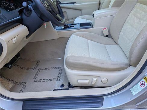 Used 2015 Toyota Camry LE FWD image 14
