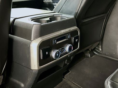 Used 2020 Ford Expedition XLT w/ Equipment Group 202A AWD/4WD image 28