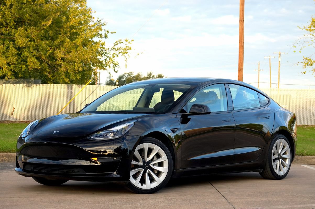 Used 2022 Tesla Model 3 RWD image 2
