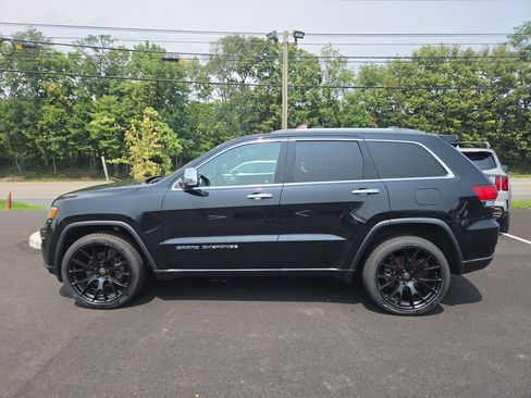 Used 2021 Jeep Grand Cherokee Limited AWD/4WD image 12