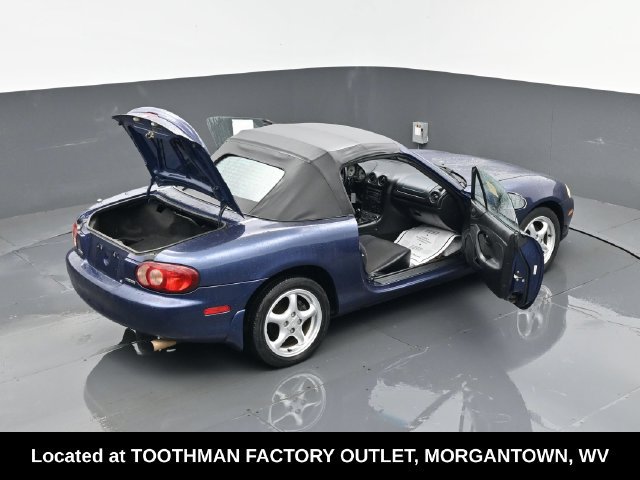 Used 2001 MAZDA MX-5 Miata RWD image 23