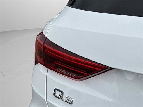 Used 2024 Audi Q3 2.0T Premium image 15