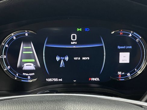 Used 2018 Cadillac Escalade ESV Luxury AWD/4WD image 24