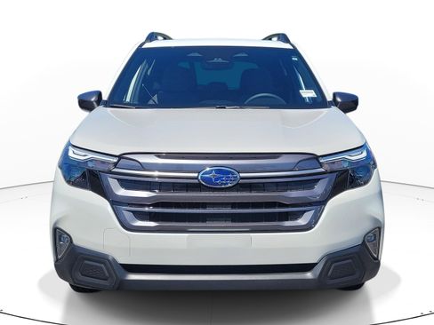 Used 2025 Subaru Forester Premium AWD/4WD image 3