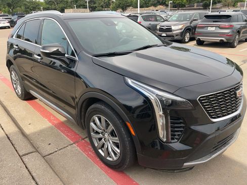 Used 2023 Cadillac XT4 Premium Luxury FWD image 3