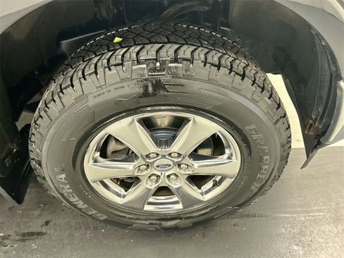 Used 2019 Ford F150 Lariat w/ Equipment Group 502A Luxury image 8