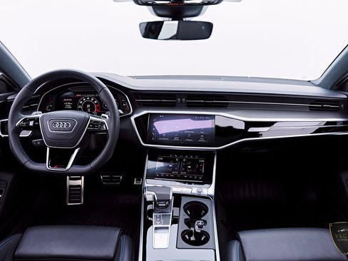 Used 2025 Audi RS 7 Performance AWD/4WD image 70