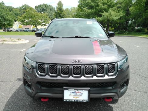 Used 2024 Jeep Compass Trailhawk AWD/4WD image 3