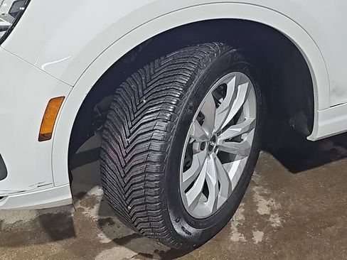 Used 2017 Audi Q7 3.0T Premium Plus image 40