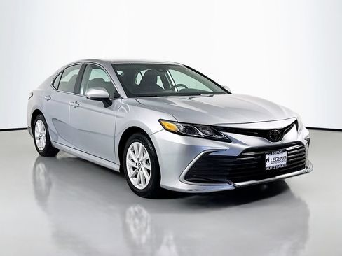 Used 2024 Toyota Camry LE FWD image 4