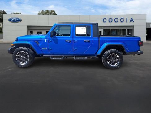 Used 2023 Jeep Gladiator Overland AWD/4WD image 7