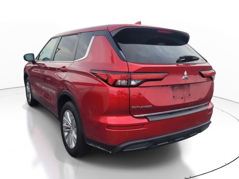 Used 2024 Mitsubishi Outlander ES FWD image 5