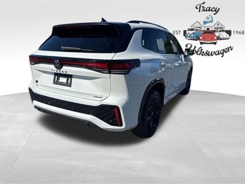 New 2025 Volkswagen Tiguan SE R-Line image 7