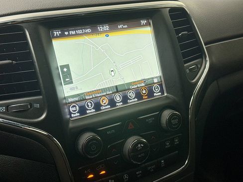 Used 2018 Jeep Grand Cherokee Altitude RWD image 15