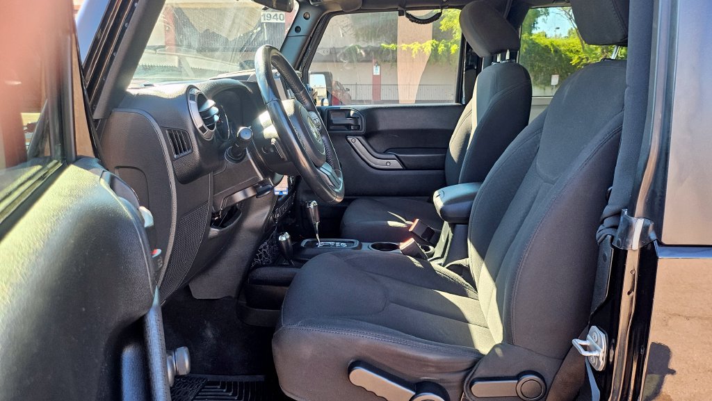 Used 2016 Jeep Wrangler Sport w/ Connectivity Group AWD/4WD image 24