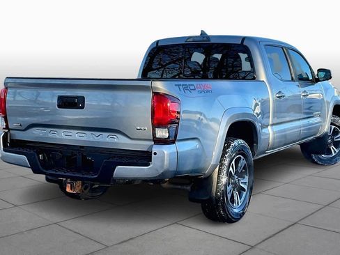 Used 2019 Toyota Tacoma TRD Sport image 12