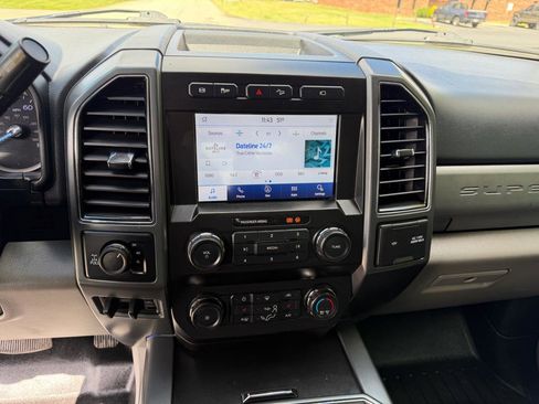 Used 2022 Ford F350 XLT w/ XLT Premium Package AWD/4WD image 25