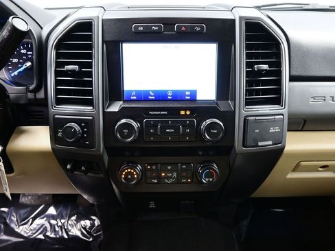 Used 2021 Ford F250 XLT w/ XLT Premium Package AWD/4WD image 18