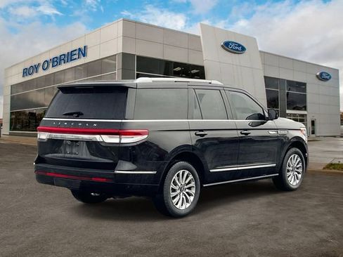 Used 2024 Lincoln Navigator Premiere image 5