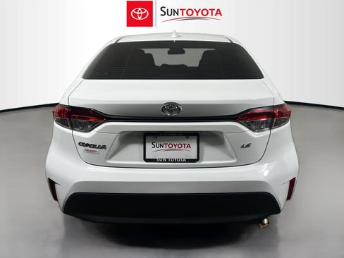 Used 2025 Toyota Corolla LE FWD image 5
