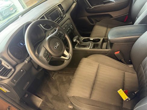 Used 2017 Kia Sportage LX AWD/4WD image 34