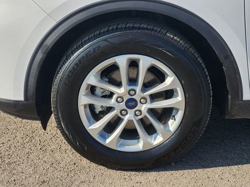 Used 2020 Ford Escape SE image 12