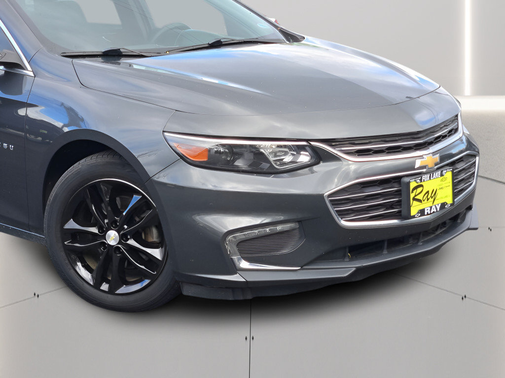 Used 2017 Chevrolet Malibu LT FWD image 2