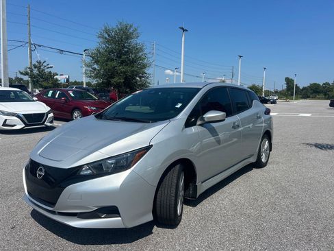 Certified 2024 Nissan Leaf S image 4